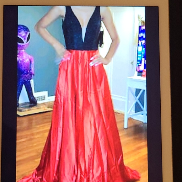 Pageant/Prom - Picture 2 of 6